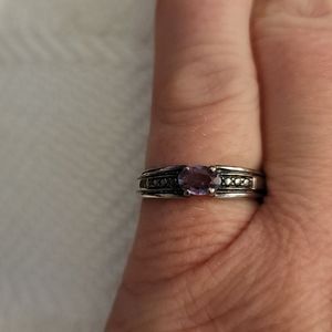 Light purple saphire size 6 ring